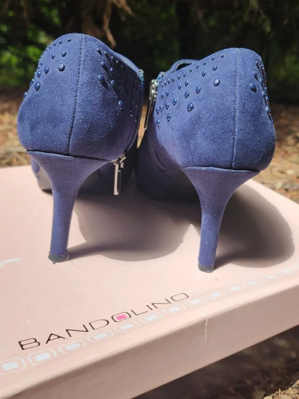 EUC Navy Bandolino Suede booties size 8 Women's heels with Box
